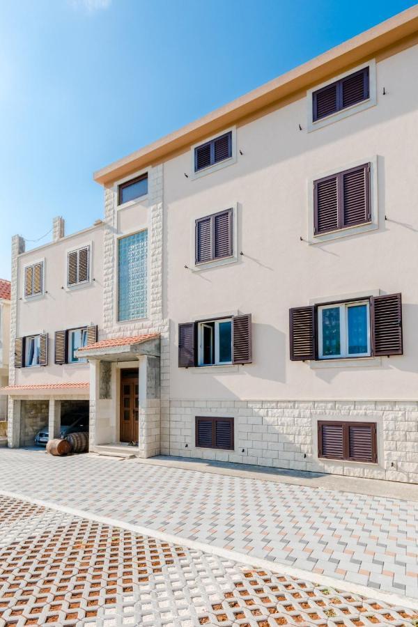Karlo Apartmán *